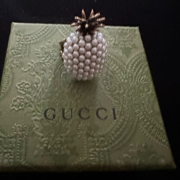 Brand new Gucci ring size 8 comes with box and dustbag - Picture 3 of 16